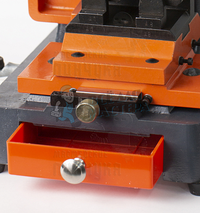 Станок Keyworld 383AC (LX583) Вертикально-фрезерный для изготовления ключей