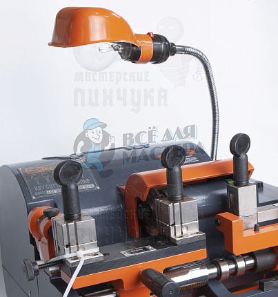 Cтанок Keyworld  100G Универсальный для изготовления ключей