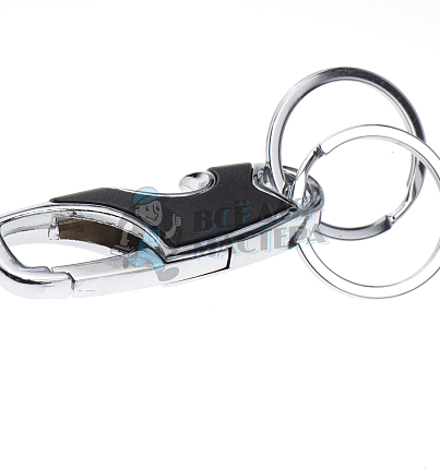 Карабин чёрный с двумя кольцами для ключей и открывашкой 