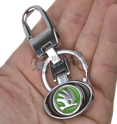 Авто карабин с кольцом для ключей SKODA