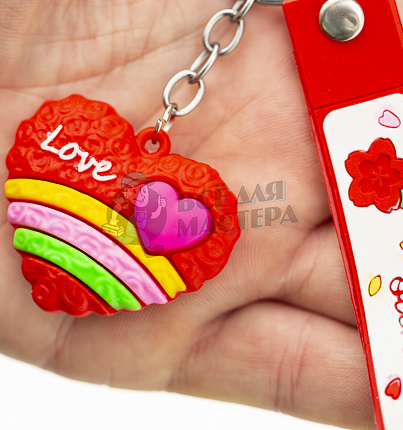 Брелок для ключей сердечко "LOVE" цв.красный + ремешок