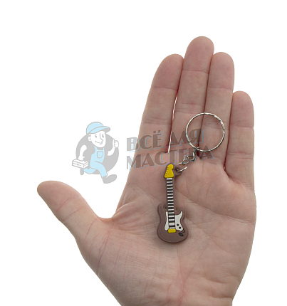 Брелок для ключей "Гитара" цв.коричневый с кольцом
