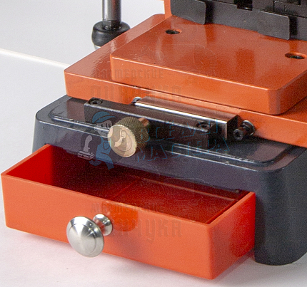 Станок Keyworld  399AC Вертикально-фрезерный для изготовления ключей