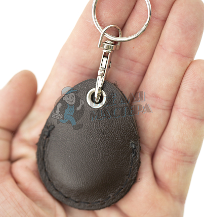 Чехол брелок «Капелька» с карабином, цв.коричневый 