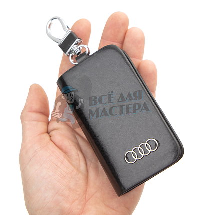 Ключница с карабином AUDI //